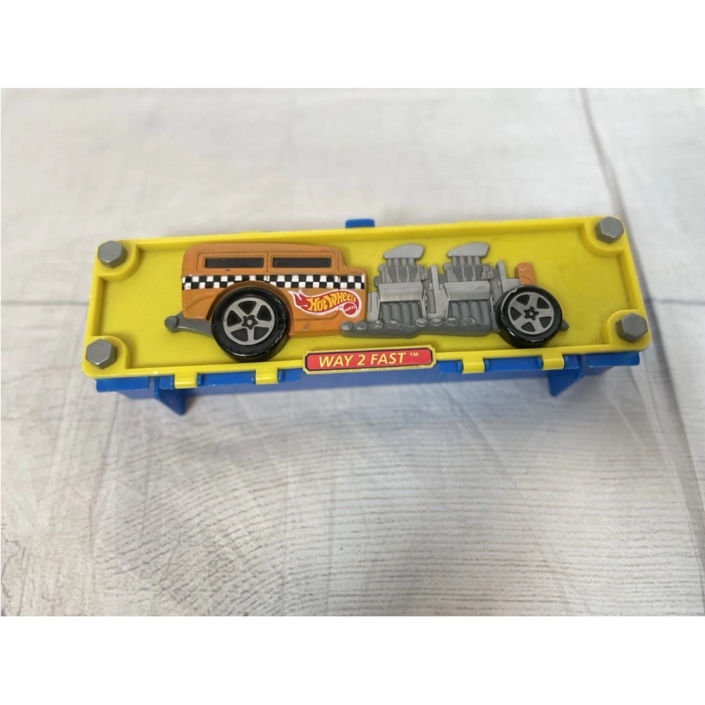 Vintage 1998‎ Hot Wheels'Way 2 Fast' 6 Car Case Mattel Classic Y2K collectible